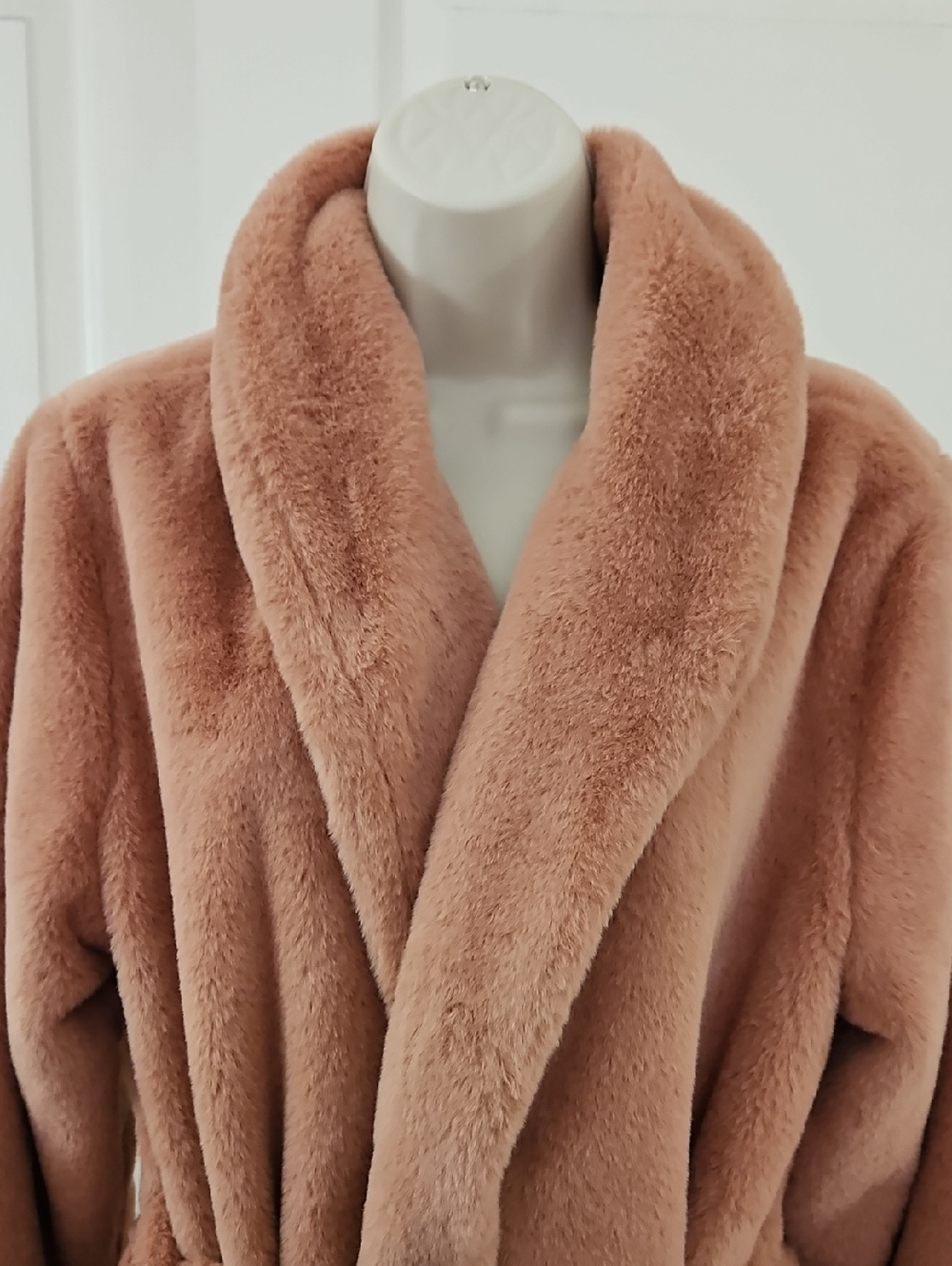 Victoria’s Secret | Blush Pink Faux Fur Plush Robe M/L - Picture 4 of 12